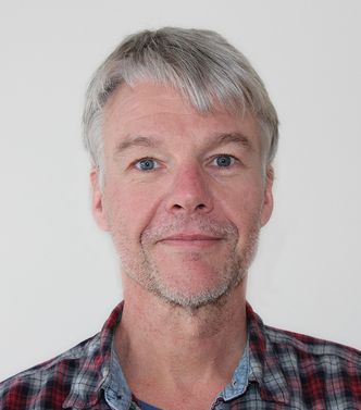 Seniorrådgiver i Direktoratet for strålevern og atomsikkerhet, Lars Klæboe, understreker at det er ingenting som tyder på at ikke-ioniserende stråling under grenseverdiene utgjør noen helsefare.