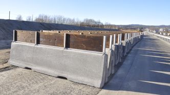 Deler av strekningen forbi Loesmoen får forbikjøringsfelt i begge retninger. Foto:  Kjell Wold, Statens vegvesen