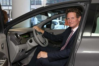 Gilles Normand, en av lederne i Renaults elbildivisjon, tror mange vil slite med overgangen til elbil. Foto: Groupe Renault