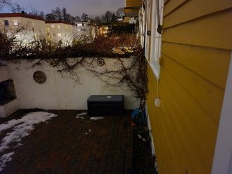 Svarte natta: Utrolig nok er dette bildet tatt i mørke natta. Her kommer de svære NONApikslene som hovedkameraet kombinerer opp til sin rett. I tillegg til programvaren som tar mange bilder og kombinerer dem. S20 Ultra klarer mesterstykket å slå Huawei P30 på dette og det var den telefonen som virkelig fikk til dette. Verden går framover! Foto: Odd Richard Valmot