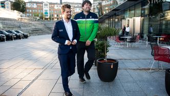 Magnus Carlsens trener Peter Heine Nielsen er svært begeistret for hvordan algoritmene i Alphazero viser menneskelige egenskaper som intuisjon. Foto: Carina Johansen / NTB Scanpix