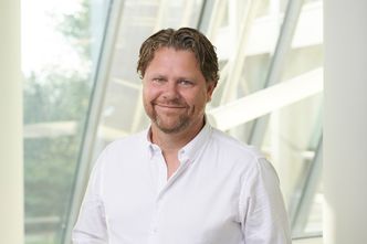 Pål Rune Kaalen, leder for privatmarkedet i Telia Norge, advarer spesielt mot spoofing og wangiri. Foto: Telia Norge