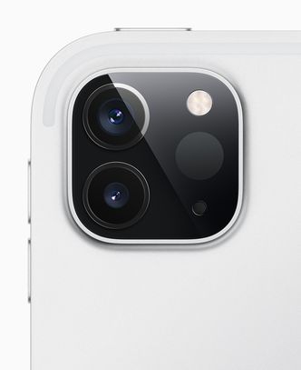 Det er nå to kameraer, i tillegg til en ny lidar-sensor. Foto: Apple