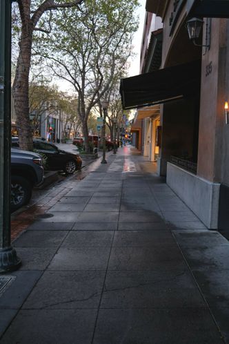 Ved middagstid den 15. mars var det folketomt i det ellers myldrende Palo Alto. Foto:  Niclas Bergh Bugge