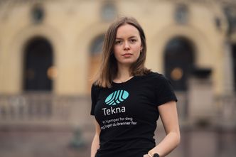 Leder av studentutvalget i Tekna, Rebekka Lie, oppfordrer regjeringen om å gi krisestøtte til norske studenter i utlandet. Foto: Tekna