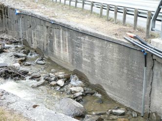 Smarte sensorer montert på stikkrenna ved Mageli i Øyer kommune. Foto:  Statens vegvesen