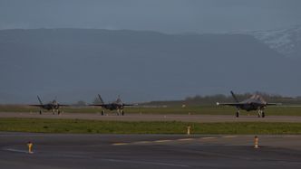 Tirsdag kveld landet tre nye F-35A på Ørland slik at 332 skvadron nå har 18 fly. Foto: Julie Haugen / Forsvaret