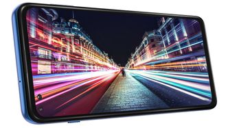 Bredformat: Motoola har, om Sony, valgt et 21:9 format på skjermen. Det gjør at to tredjedeler av filmer som er tilgjengelige på Netflix fyller alle pikslene. Foto: Motorola