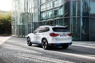 BMW iX3. Foto: Fabian Kirchbauer