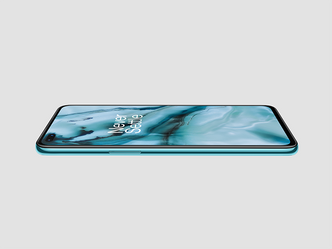 Flat skjerm: OnePlus Nord har en flat OLED-skjerm i stedet for en som buer over kanten. Men den har 90 Hz oppfriskning Foto: OnePlus