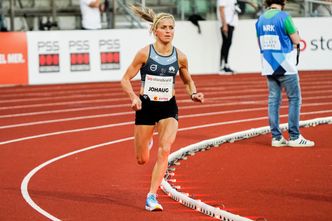 Therese Johaug fikk mye oppmerksomhet for å benytte den nye teknologien kalt «lyshare» eller «wavelights» under «Impossible Games». Foto: NTB Scanpix