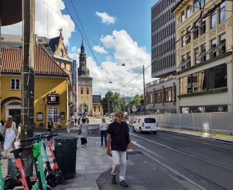 Moto: Hovedkameraet på Motorola Moto G 5G gjør en god jobb med ørlite gulstikk. Men det er dumt at man ikke kan utnytte sensorens fulle oppløsning under god lyd Foto: Odd Richard Valmot