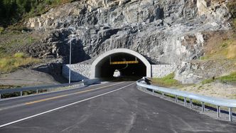 Tre nye tunneler er bygget på E6-strekningen, den lengste er på 900 meter. Foto: Jarle Skoglund
