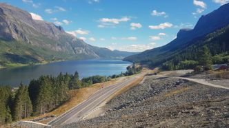 Nyveien over Filefjell byr på flotte naturopplevelser for trafikantene. Foto: Statens vegvesen