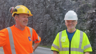 Nordbotten og Skarstad utveksler erfaringer.