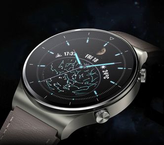 Watch GT 2 Pro: Titankasse, safirglass keramisk bakside og med bevegelig stjernehimmel på fronten . r de: ig. Foto: Huawei