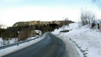 Smal og svingete E39 mellom Myrmel og Lunde. Foto: Statens vegvesen