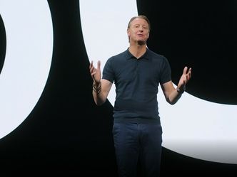 Verizonsjef: Ericssons gamle sjef Hans Vestberg var på scenen for å hylle 5G.