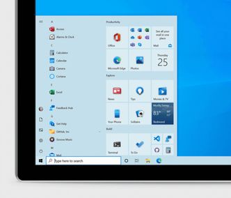 Flisene på startmenyen i Windows 10, versjon 20H2, kommer med redesignede ikoner og delvis transparent bakgrunn. Foto: Microsoft