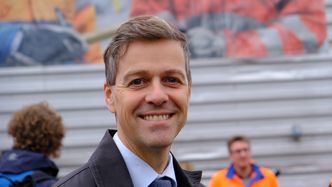 – På grunn av alle veiåpningene de siste årene, reduseres reisetiden kraftig på viktige strekninger. Sammenlignet med 2009, tar det for eksempel mellom Oslo og Trondheim, nå nærmere halvannen time kortere tid å kjøre, sier samferdselsminister Knut Arild Hareide. Foto: Foto:  Tor Livius Midtbø/SD