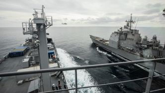 KNM Maud gjennomfører sitt første RAS-oppløp i historien. Dette skjedde utenfor San Diego i februar 2019, da «Maud» var på vei hjem fra det koreanske verftet. I US Navy stilte med USS Lake Champlain i Ticonderoga-klassen. Foto: Marius Vågenes Villanger / Forsvaret