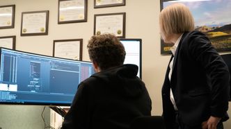 VARIERT: Skadevareanalytikeren, som vi har valgt å anonymisere her av sikkerhetshensyn, forteller om en hverdag med svært varierte utfordringer. Foto: Delta V