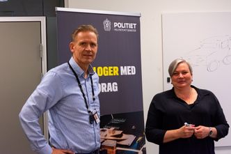 Løsningsarkitekt Bjørn-Petter Jensen og funksjonell arkitekt Nina M. Berg jobber for en av Norges mest komplekse og samfunnskritiske funksjon – politiet. Foto: DeltaV