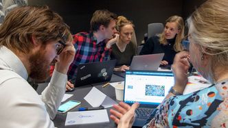 I Computas samarbeider utviklere og designere i tverrfaglige team. Foto: Computas (bildet er fra februar 2020)