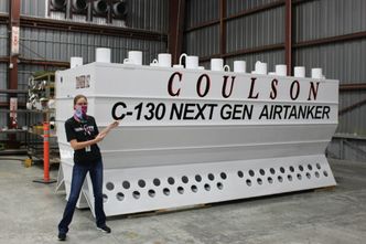 En slik tank har kapasitet til cirka 15.000 liter slukkemiddel. Foto:   Coulson Aviation