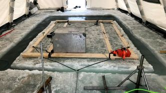 Isflaket er klart til testing. Foto:  Trygve Kvåle Løken/UiO