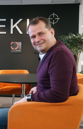 Per Arne Ellefsen er daglig leder i Zeekit, som er markedsledende innen leveranser av avanserte flåtestyringssystemer til kraftbransjen og vinterdrift av veg. Foto: Jarle Skoglund