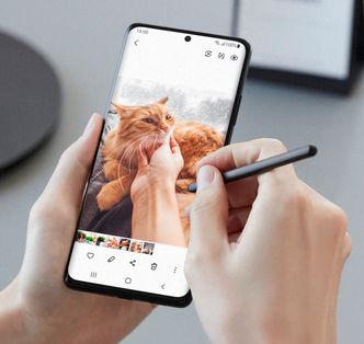 Tegne: S21 Ultra kan brukes sammen med S-Pen. Den må kjøpes ekstra. Foto:   Samsung