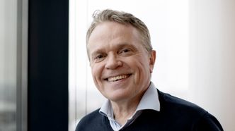 Gøran Karlsen leder den norske avdelingen av den tyske systemleverandøren Schüco som leverer smarte løsninger for vinduer og dører til boliger og næringsbygg. Foto: Nicki Twang, Schüco