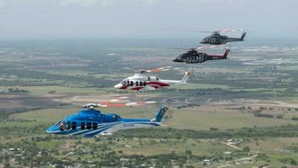 De fire Bell 525-testflyene i formasjon i nærheten av Bell’s Flight Research Center i Arlington i Texas i september 2020. Foto: Bell