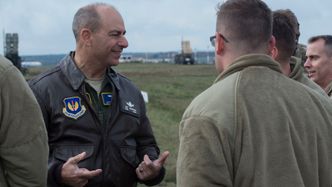 General Jeff Harrigian besøker et Patriot-batteri på Ramstein-basen i Tyskland. Foto: Tech. Sgt. Stephen Ocenosak