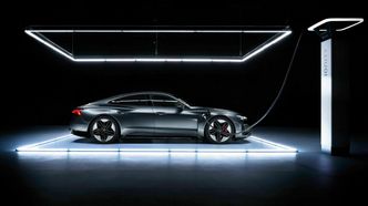 Audi E-Tron GT kan lades med 270 kW. Foto: Audi