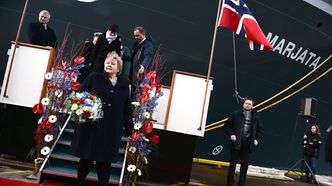 Statsminister Erna Solberg (H) var gudmor for E-tjenestens spionskip Marjata, som nå skal vedlikeholdes av det russiskkontrollerte selskapet TMH International. Selskapet kjøpte opp den norske motorfabrikken Bergen Engines, som har Sjøforsvaret som en av sine viktigste kunder. Foto: Erik Birkeland / Romsdals Budstikke / NTB
