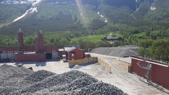 Glasoporfabrikken på Skjåk.