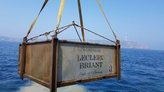 – Logistikken har ikke vært noe stort problem, sier Pierre Bettinger. – Bare på 5-6 flasker har vi oppdaget at jod har trengt gjennom korken.