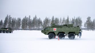 Glattkjøring med oppgraderte pansrede ambulansen Patria Pasi XA-203N på Rena. Foto:  Frederik Ringnes/Forsvaret