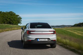  En Polestar 2 på norske veier vil etter dagens produksjonsmetoder først etter 50.000 km ha et lavere CO2-avtrykk enn en sammenlignbar Volvo XC40. 