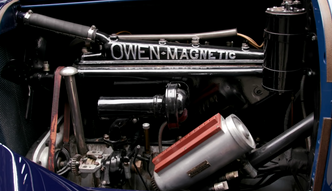 Å finne deler til en 1916 Owen Magnetic kan man bare glemme. Jay Leno har fått 3D-printet det vakre ventildekselet. Skjermbilde: Skjermdump fra Jay Leno Garage sin YouTube-kanal