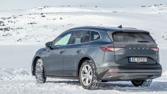 Skoda Enyaq iV 80 på Hardangervidda. Foto: Marius Valle