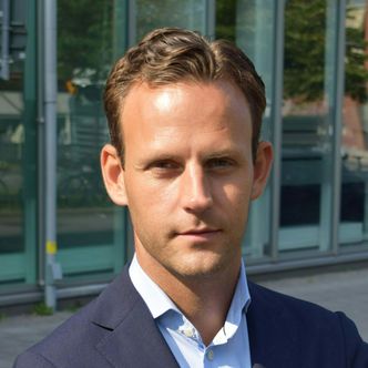 Ansvarlig for gigantisk snuoperasjon: Jonas Gustafsson CFO og COO er både i norsk-svenske Allente. Foto: Allente