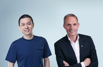 Nio-sjef William Li og leder for Nio i Norge, Marius Hayler. Foto:  Nio