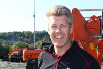 Lars Engmark i Nasta ser fram til å få de nye maskinene til Norge. Foto: Nasta