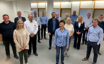  "Smart å satse på hydrogen" mener noen av Norges fremste aktører fra prosessindustri, akademia og forskningsmiljø i Hydrogennettverket på Herøya og Grenland. HydrogenPro, Universitetet i Sørøst-Norge, SINTEF, Yara, Equinor, industriklyngen Green Tech, Herøya Industripark AS, Skagerak Energi og flere er med.