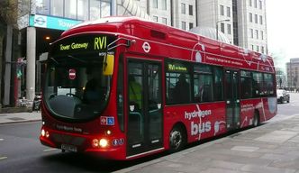 Hydrogenbusser er et vanlig syn flere steder i verden. Men produksjonen av hydrogen er ofte ikke miljøvennlig. Foto:  Wikimedia Commons