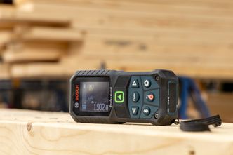 Den nye generasjonen laseravstandsmålere har fått enda bedre innkapsling og beskyttelse mot støv og vann. Her en GLM 50-27 CG. Foto: TUM Studio