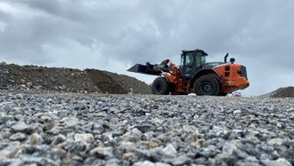 Splitter nye Hitachi ZW220-7 ankommer Bodø. Foto: Nasta
